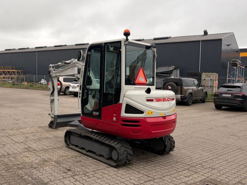 Takeuchi TB240