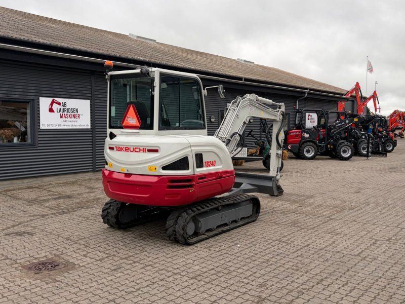 Takeuchi TB240