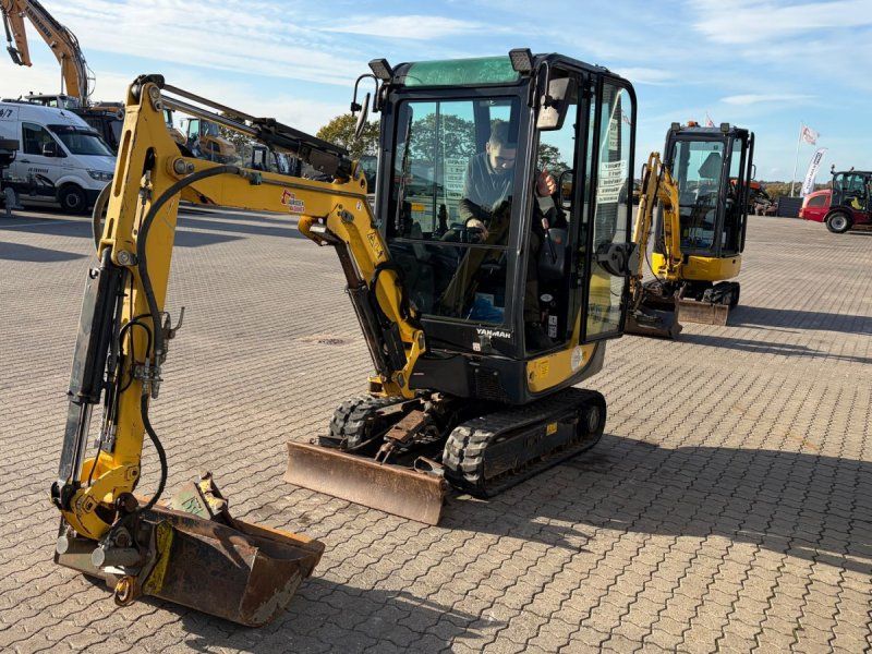 Yanmar SV18 2-tons minigraver med Tiltman og 2 skovle