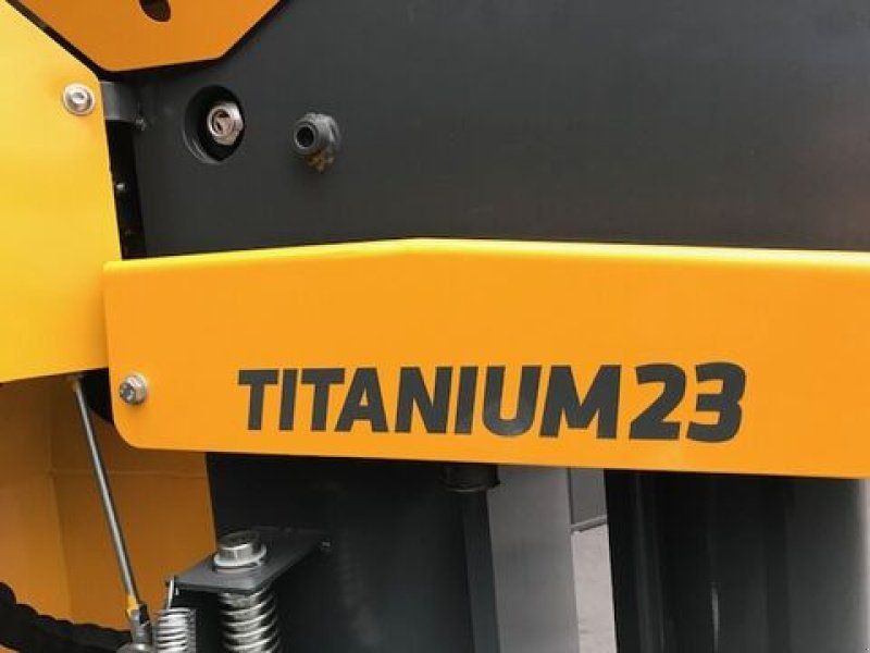 Uniforest Titanium 23CD Zapfwellenantrieb 21to
