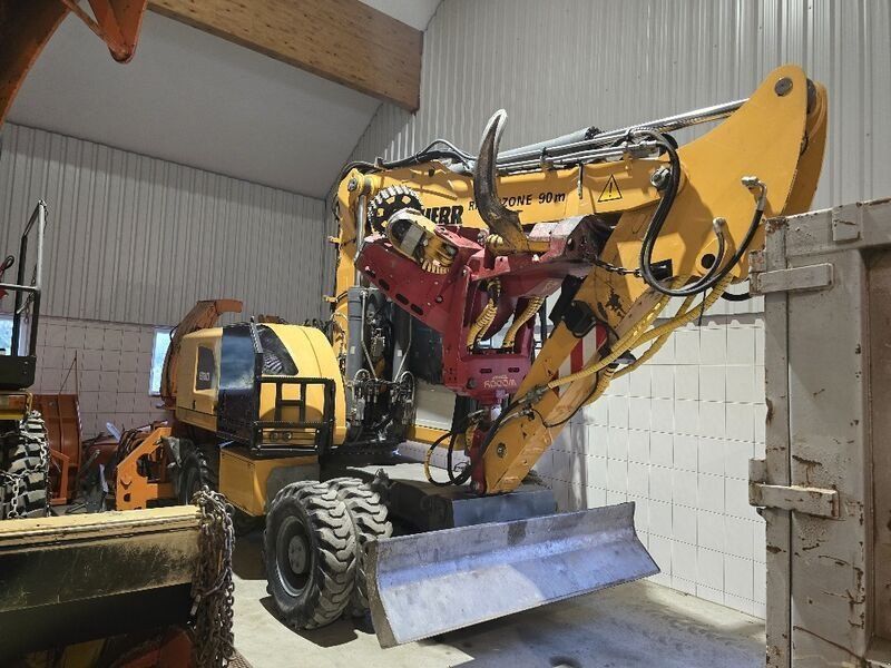 Liebherr A920