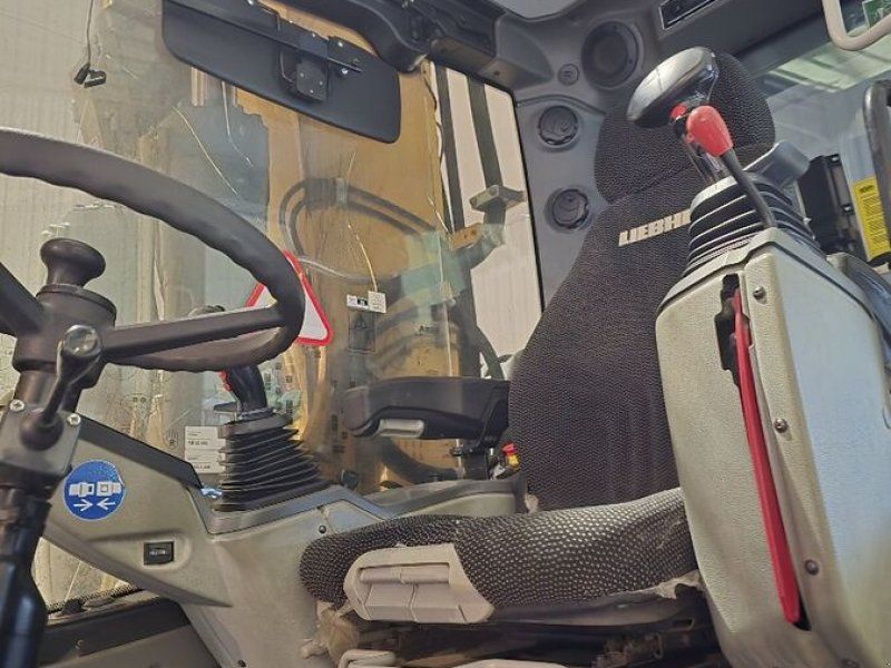 Liebherr A920