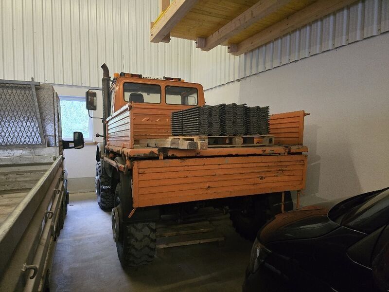 Mercedes-Benz U2400