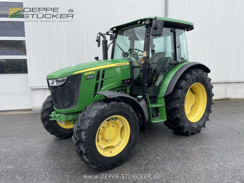John Deere 5085M