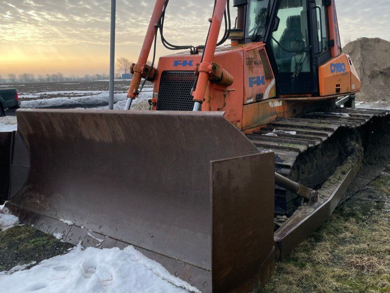 Fiat-Kobelco D 180