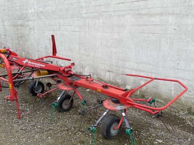 Kverneland Taarup 8055