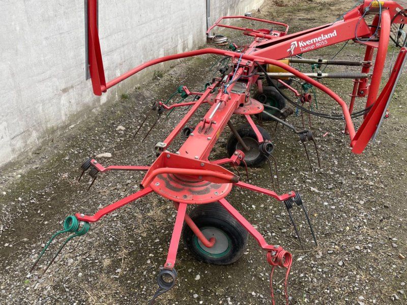 Kverneland Taarup 8055