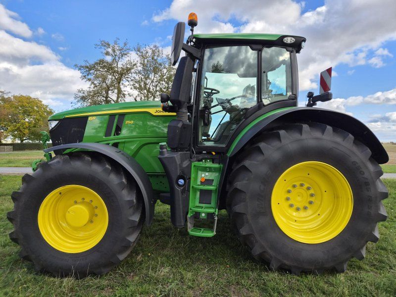 John Deere 6R250 b28