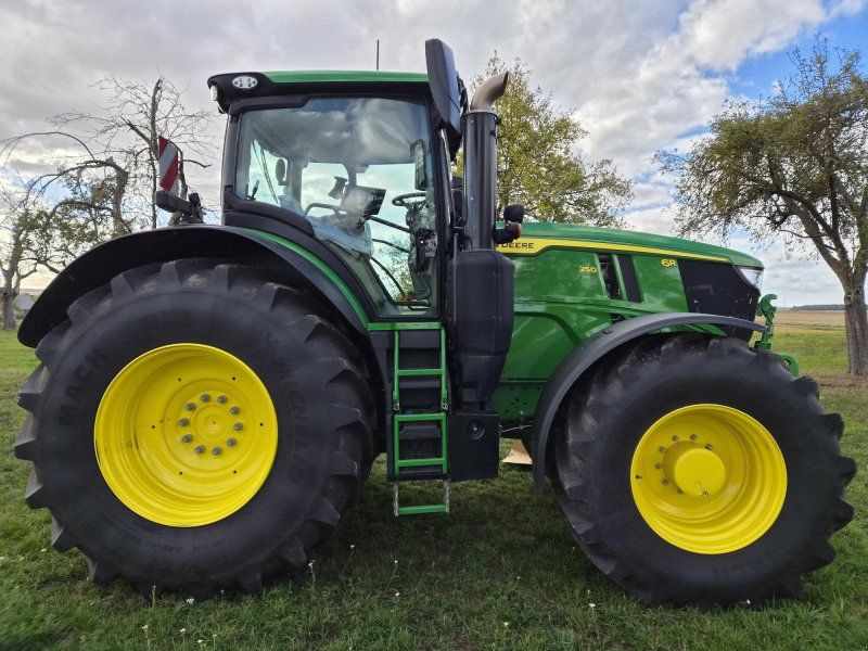 John Deere 6R250 b28