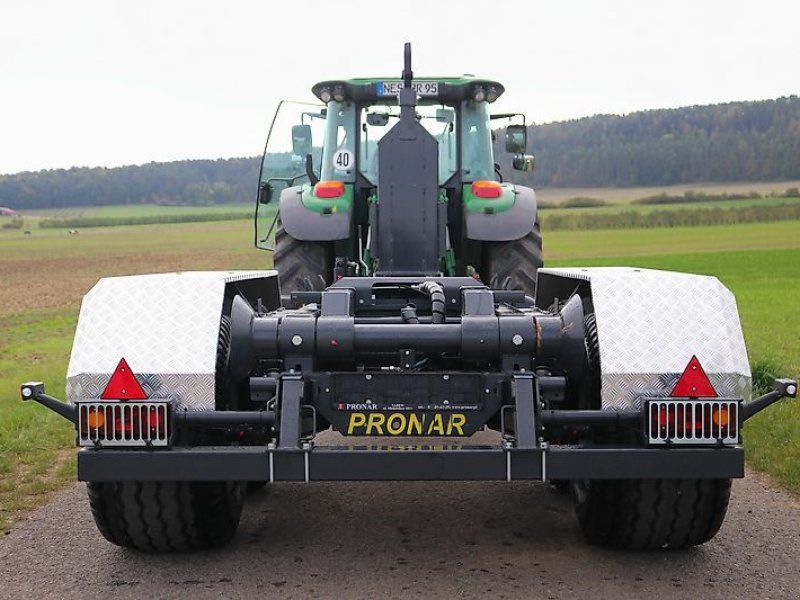 Pronar T 185 Hakenanhänger 15 to Boogie-Fahrwerk