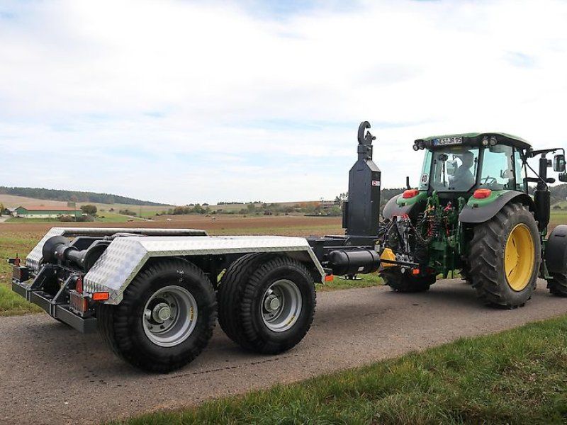 Pronar T 185 Hakenanhänger 15 to Boogie-Fahrwerk