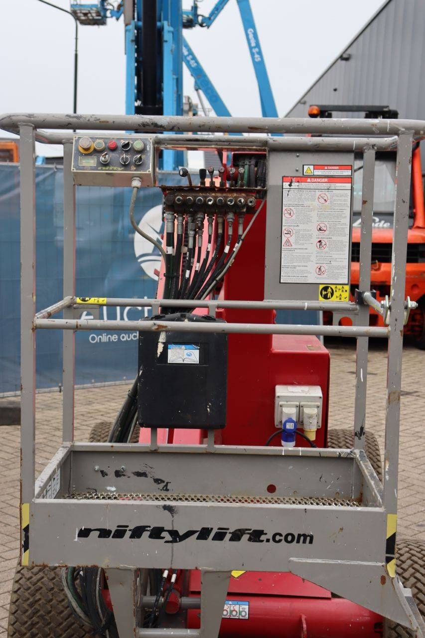 Niftylift HR12 NDE Articulated Boom Lift Electric+Diesel 12.2m 2004