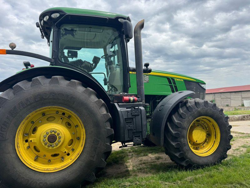 John Deere 7260R