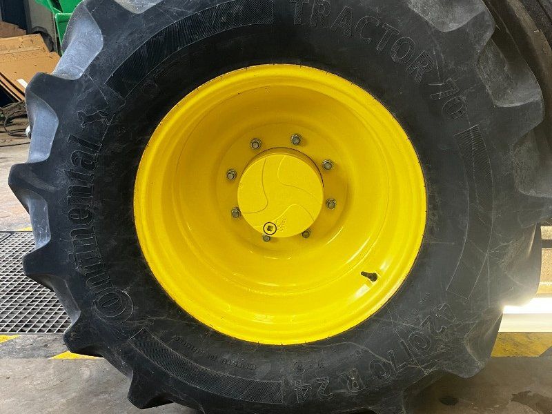 Continental 420/70R24