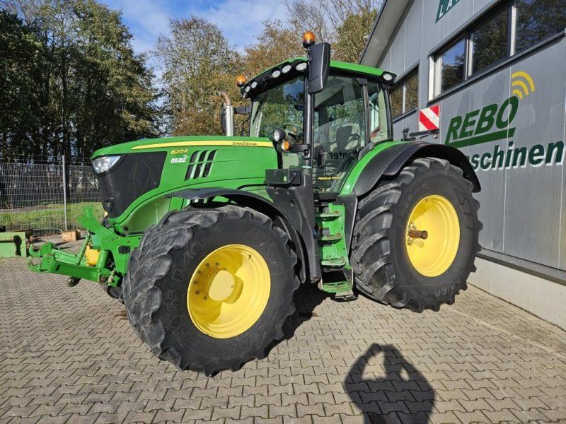 John Deere 6215R