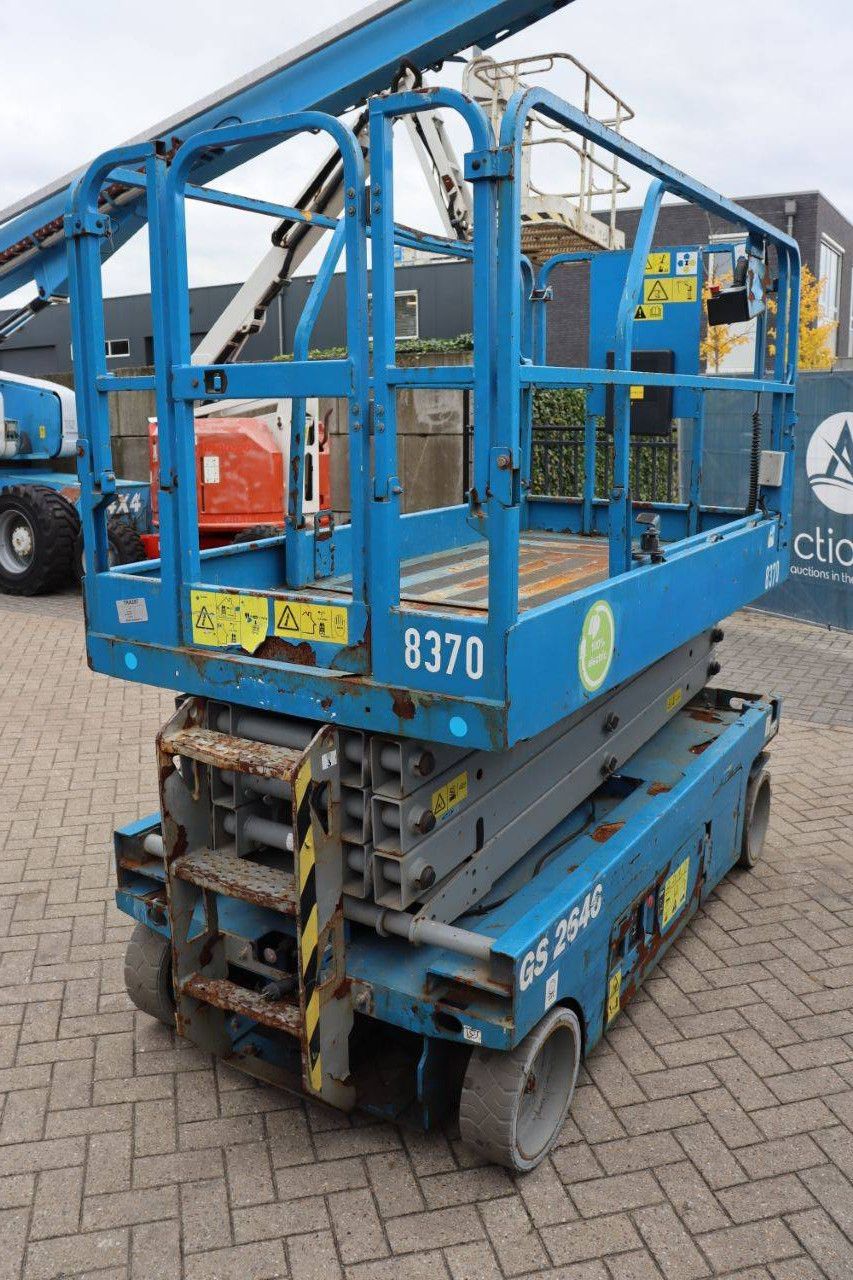 Scissor lift Genie GS-2646 Electric 10m 2014