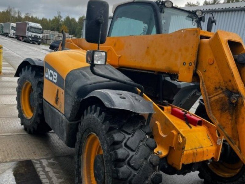 JCB 541-70