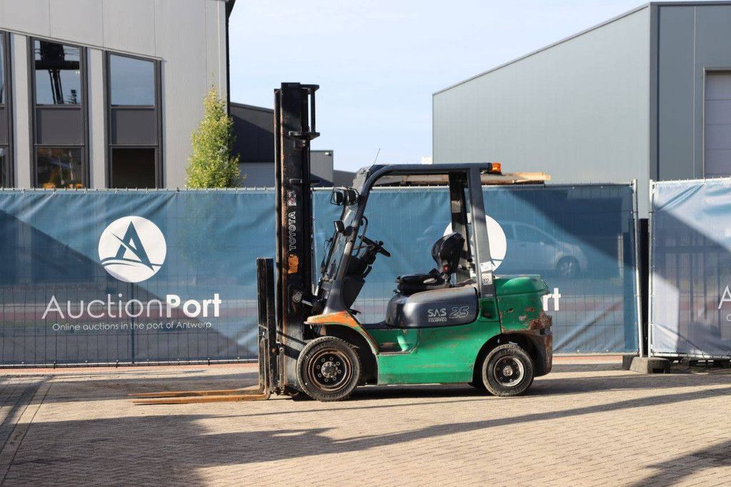 Forklift Toyota 62-7FDF25 Diesel 2500kg 4.5m 2004