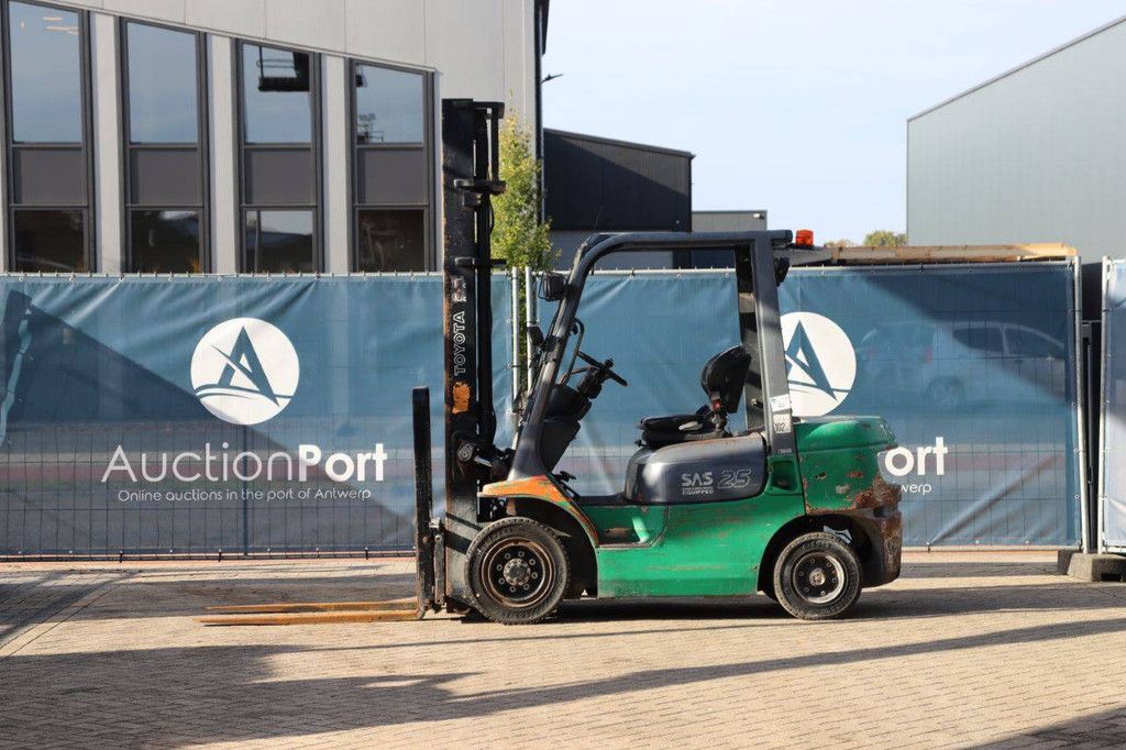 Forklift Toyota 62-7FDF25 Diesel 2500kg 4.5m 2004
