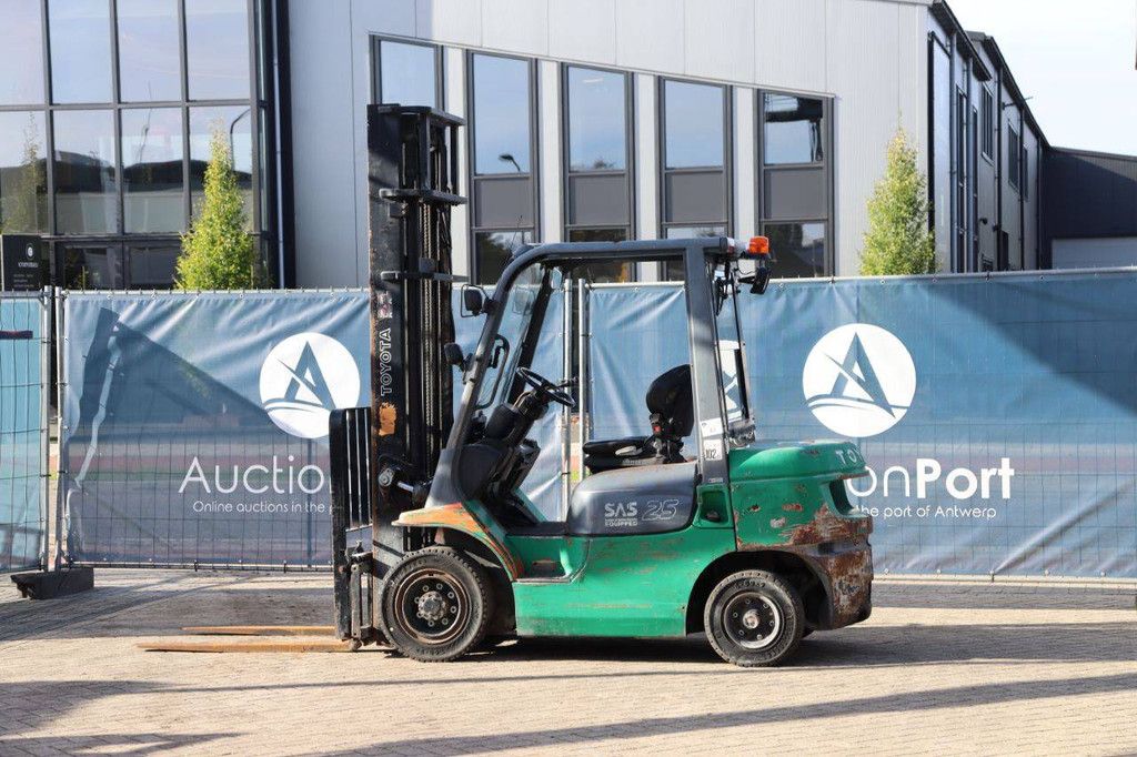 Forklift Toyota 62-7FDF25 Diesel 2500kg 4.5m 2004
