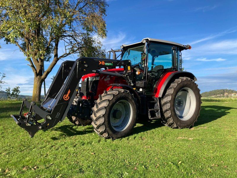 Massey Ferguson 5711
