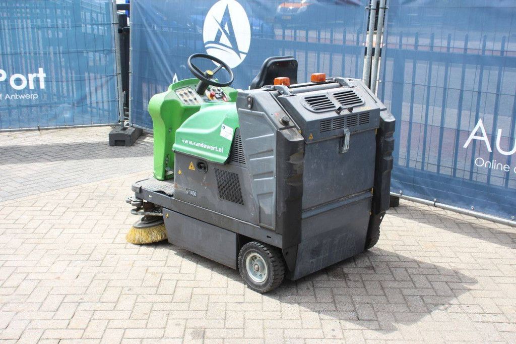 Ride-on sweeper IPC Cleaning 1450 Diesel 2015