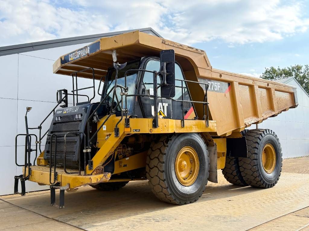 CAT 775F - German Machine / Auto Greasing