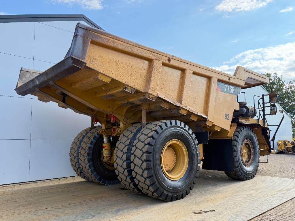 CAT 775F - German Machine / Auto Greasing