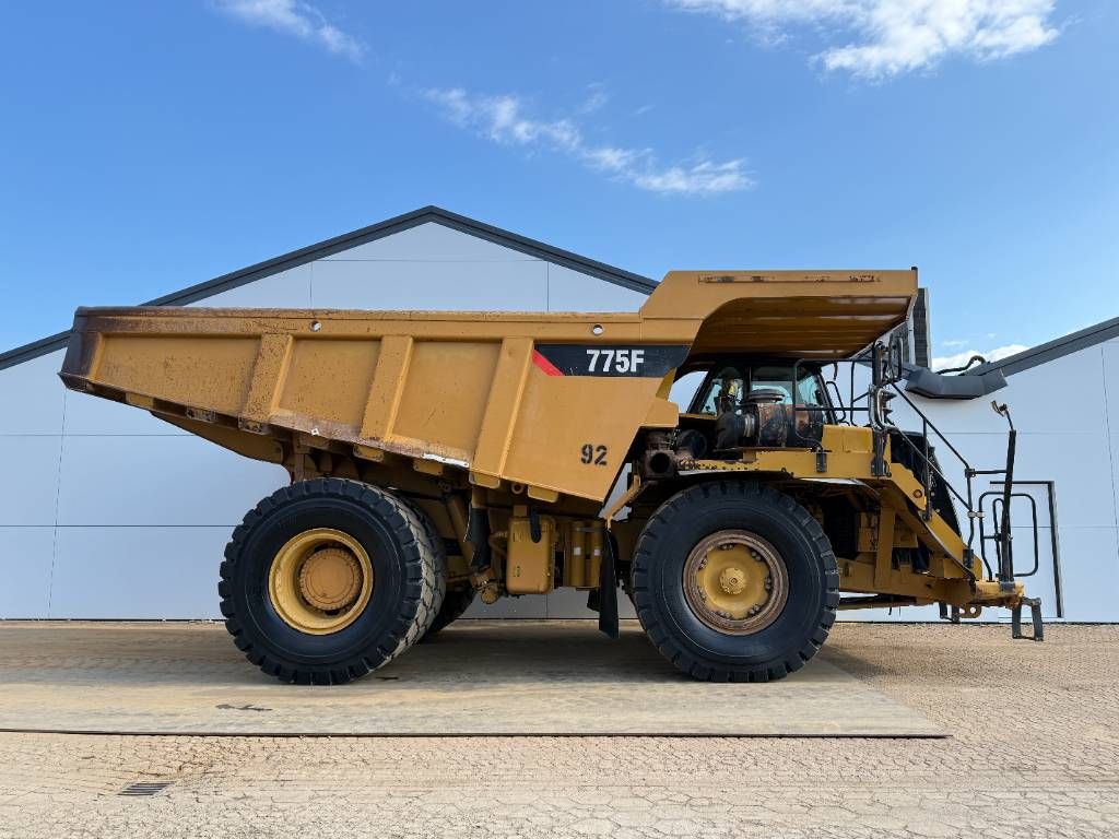 CAT 775F - German Machine / Auto Greasing