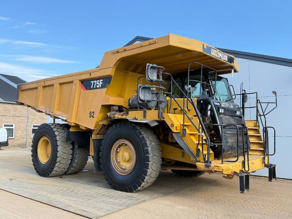 CAT 775F - German Machine / Auto Greasing