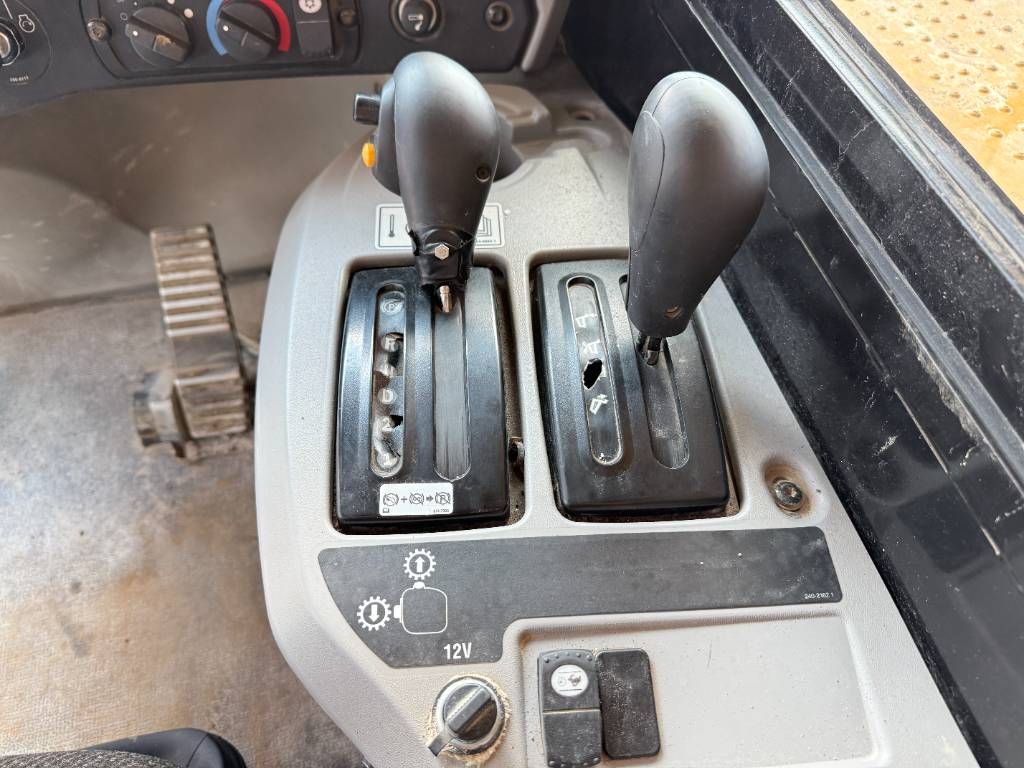 CAT 775F - German Machine / Auto Greasing