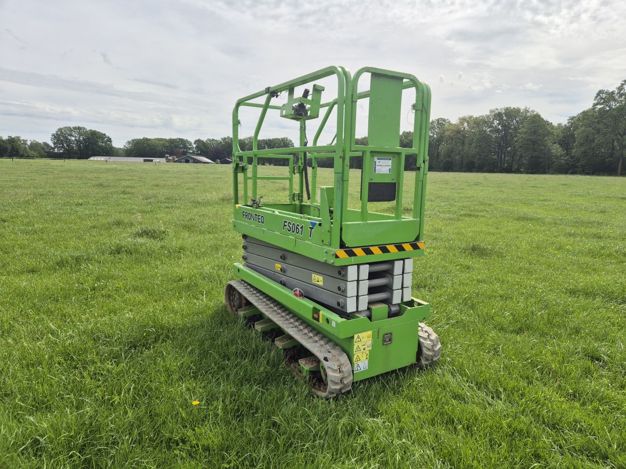 Fronteq FS0610T Rups schaarhoogwerker Elektrisch