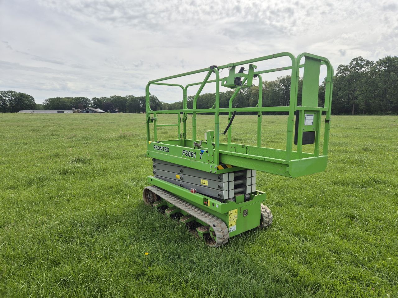 Fronteq FS0610T Rups schaarhoogwerker Elektrisch