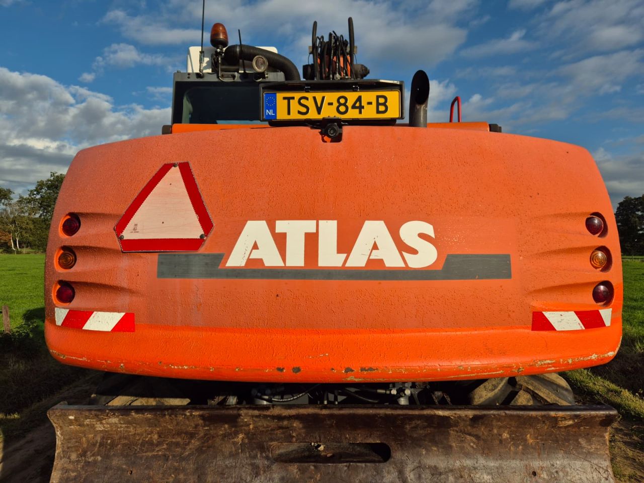 Atlas 150 W met Draaikantel connector en Giekvering