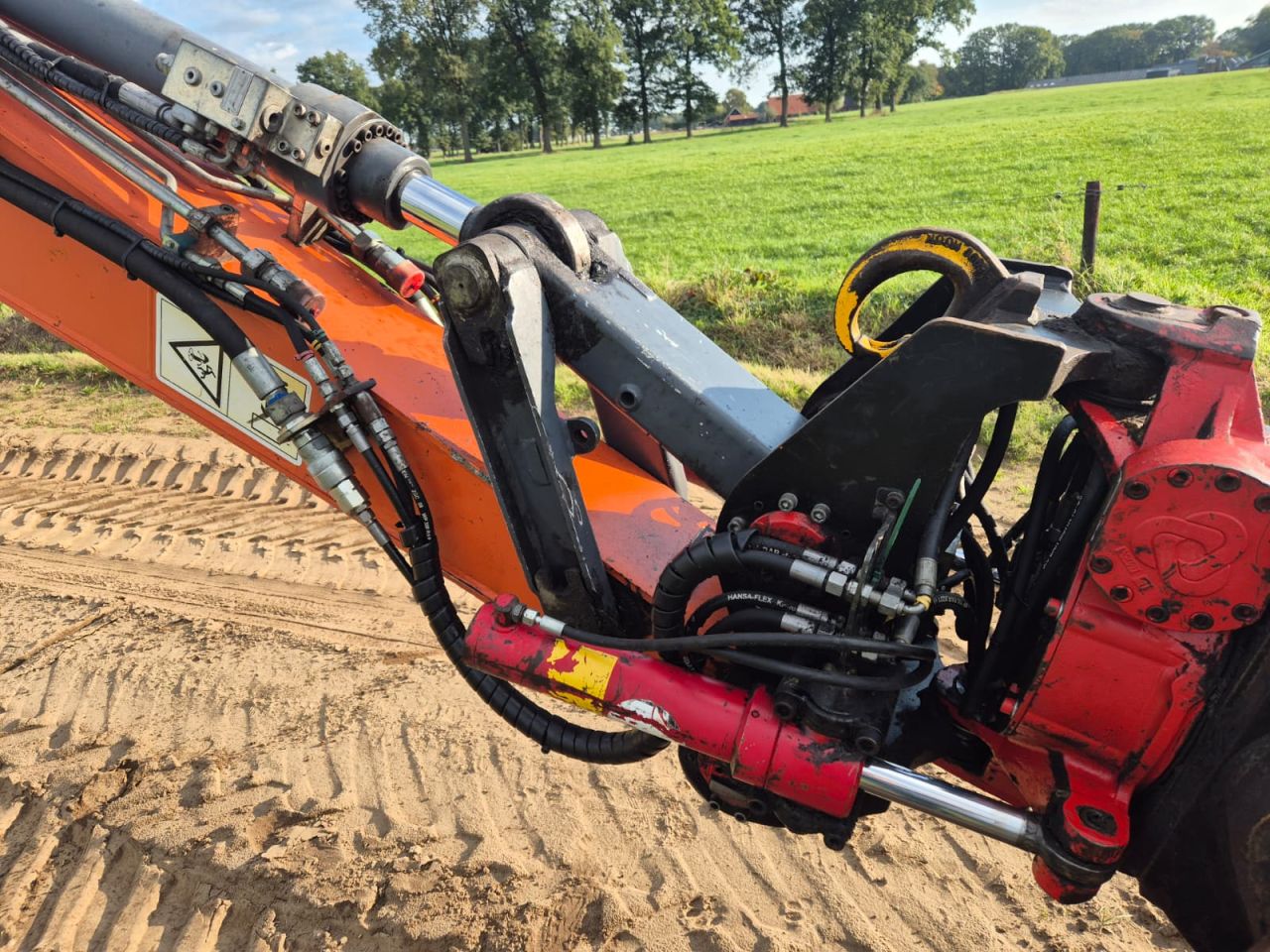 Atlas 150 W met Draaikantel connector en Giekvering