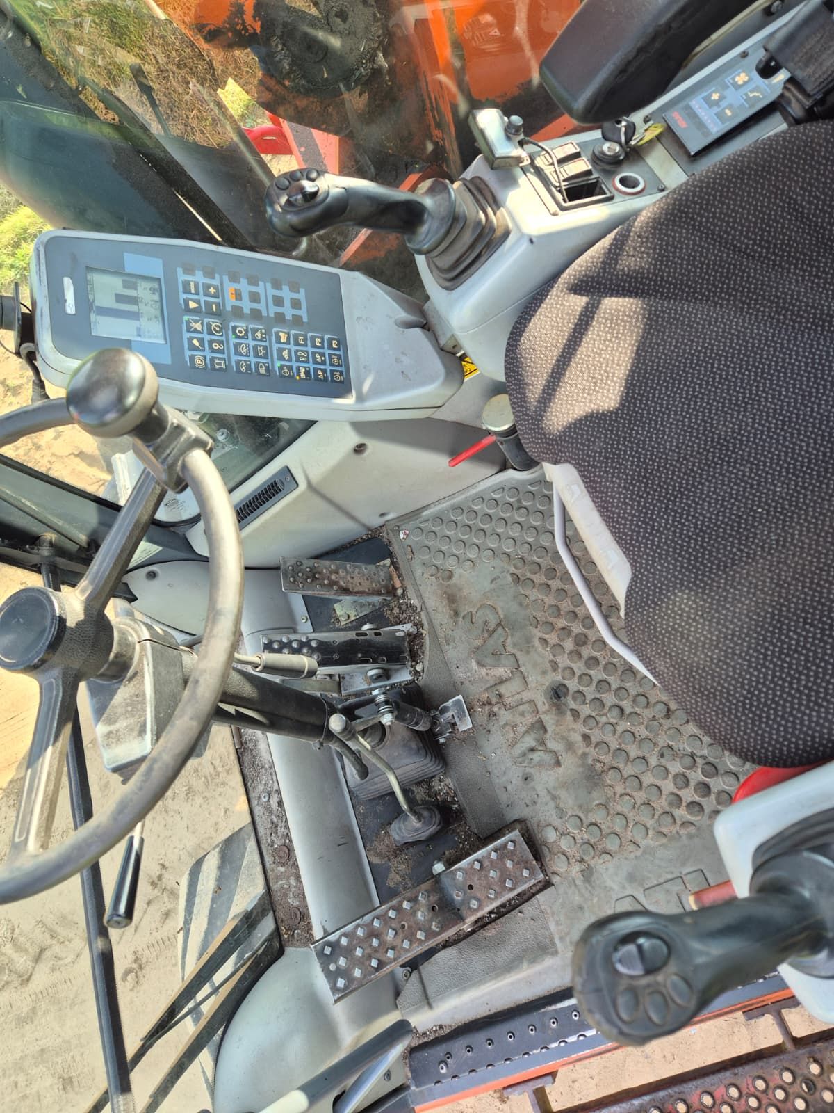 Atlas 150 W met Draaikantel connector en Giekvering