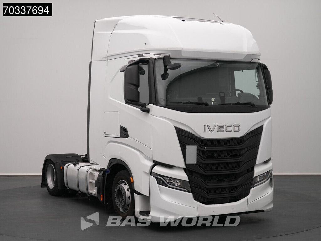 Iveco S-Way 460 4X2 Mega 2x Tanks Standklima Navi ACC