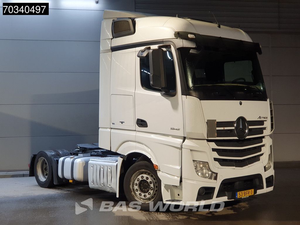 Mercedes Actros 1942 4X2 Mega StreamSpace NL 2xTanks Hebesattel