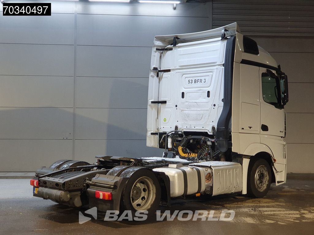 Mercedes Actros 1942 4X2 Mega StreamSpace NL 2xTanks Hebesattel