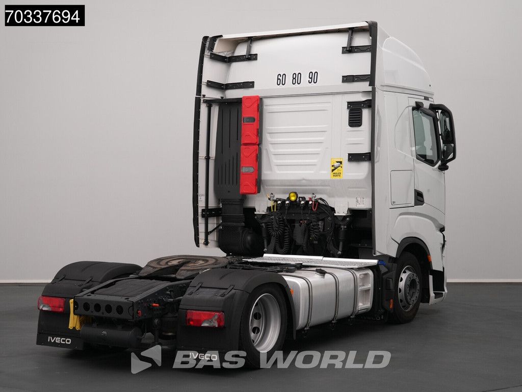 Iveco S-Way 460 4X2 Mega 2x Tanks Standklima Navi ACC