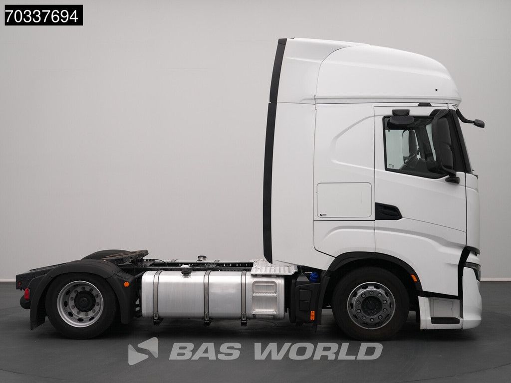Iveco S-Way 460 4X2 Mega 2x Tanks Standklima Navi ACC