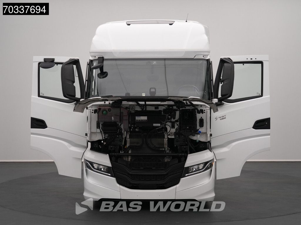 Iveco S-Way 460 4X2 Mega 2x Tanks Standklima Navi ACC
