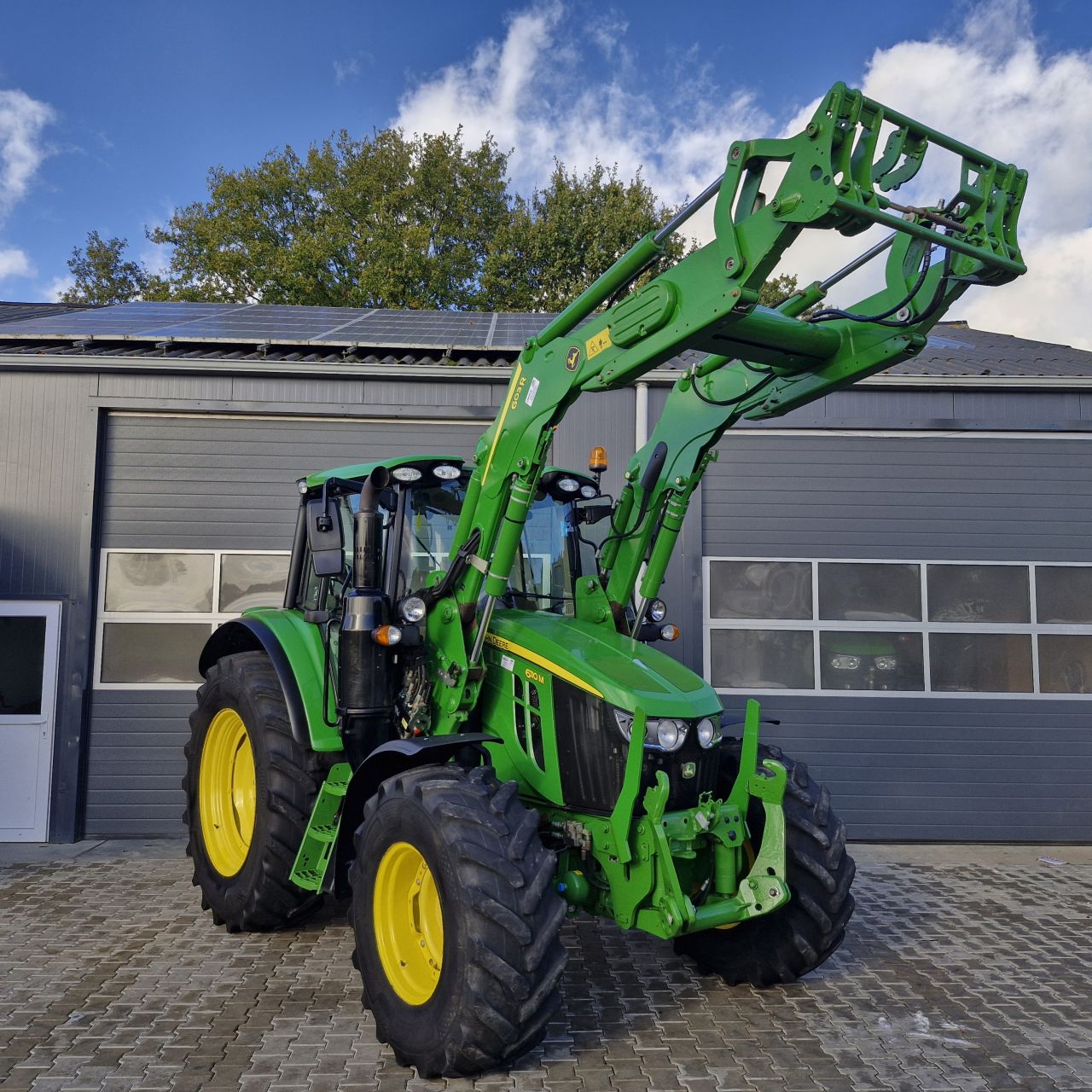John deere 6110m