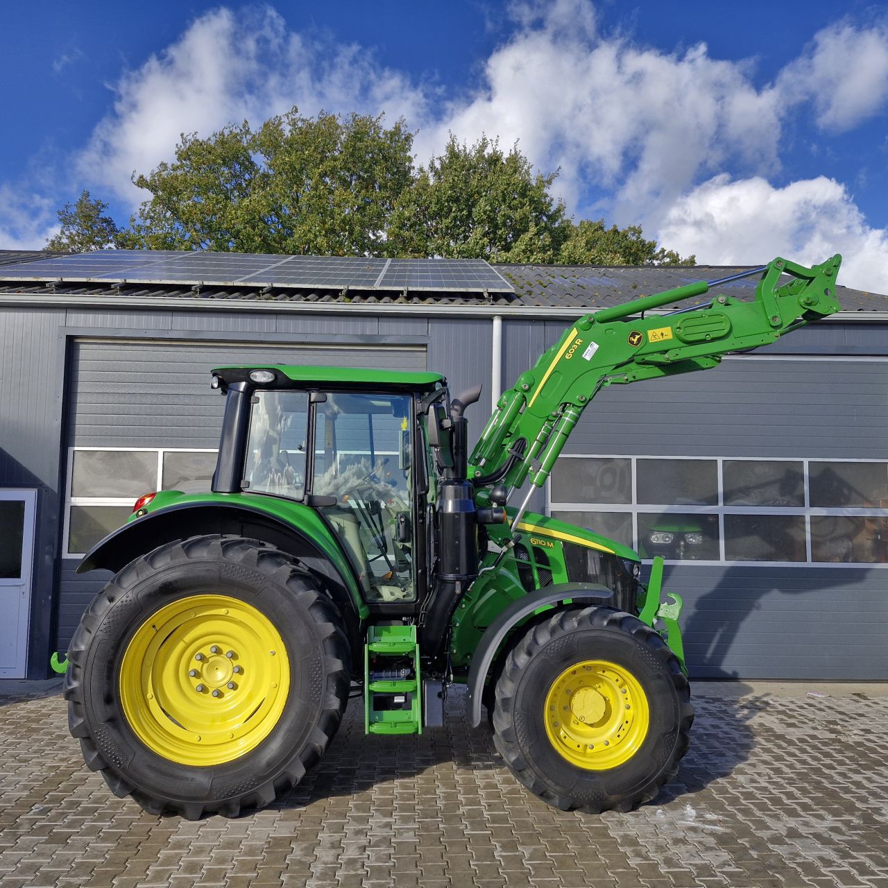 John deere 6110m