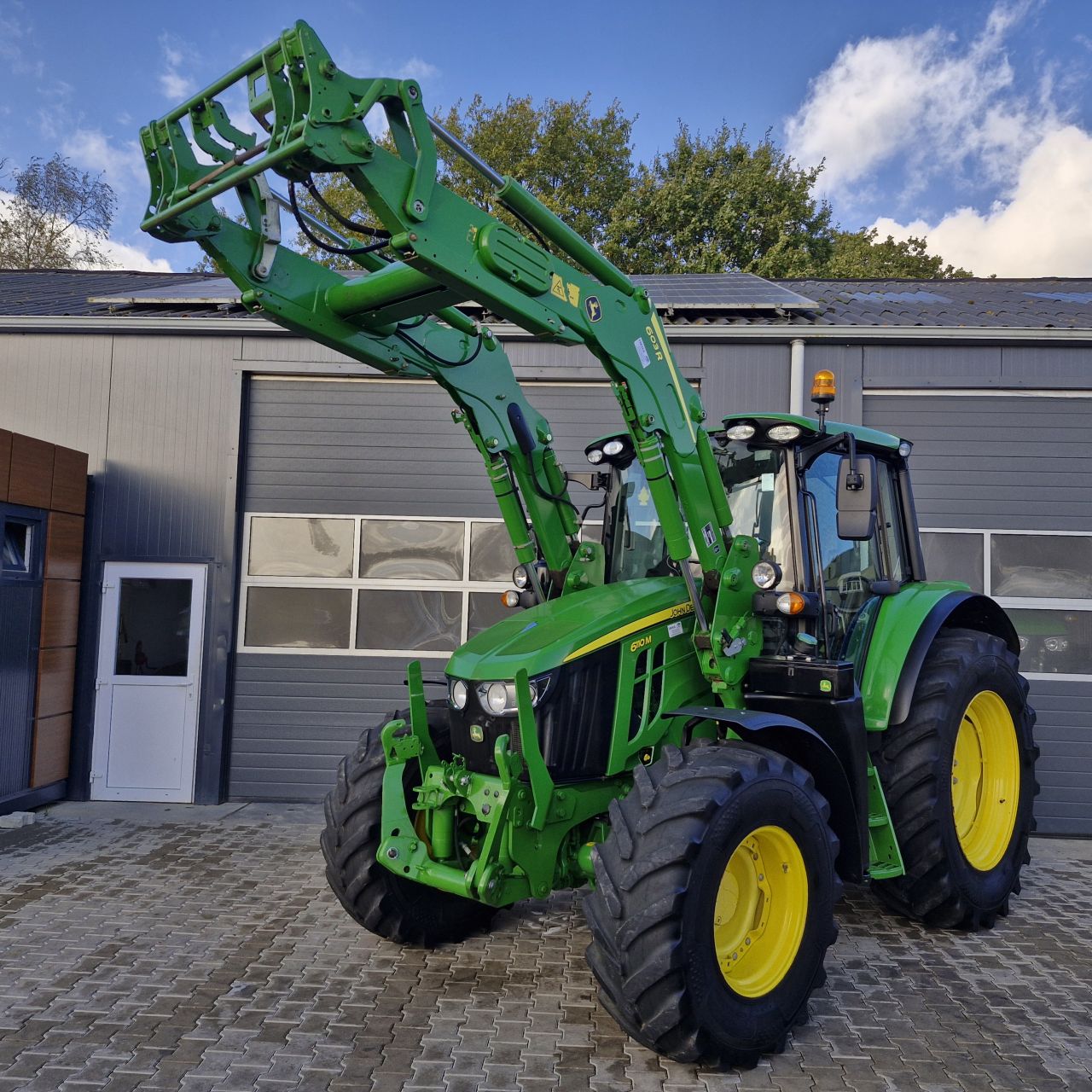 John deere 6110m