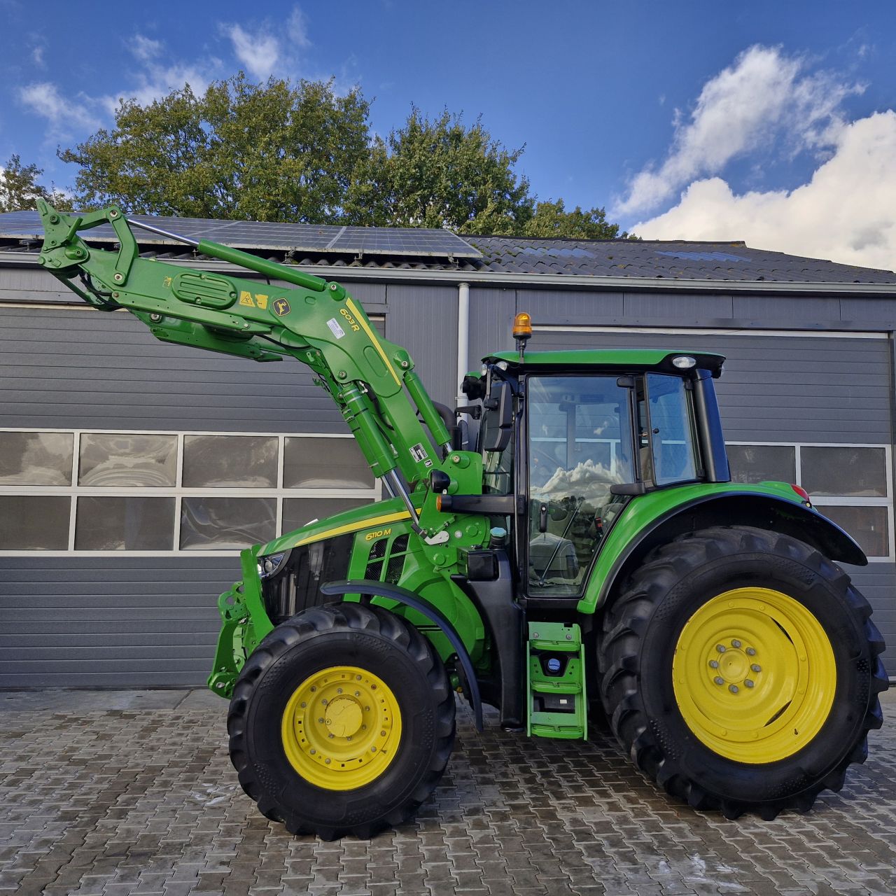 John deere 6110m