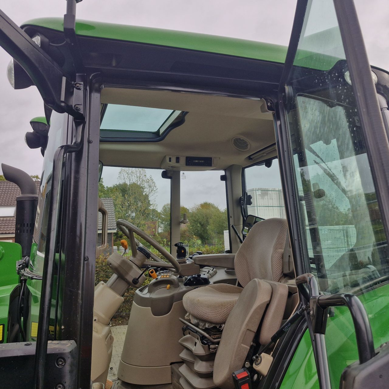 John deere 6110m
