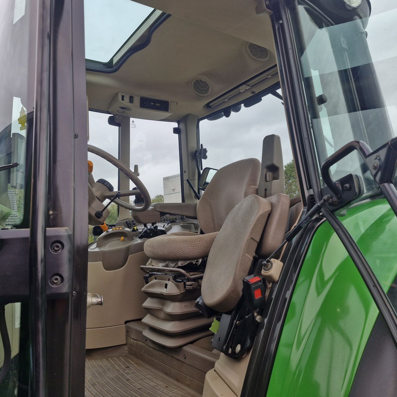 John deere 6110m