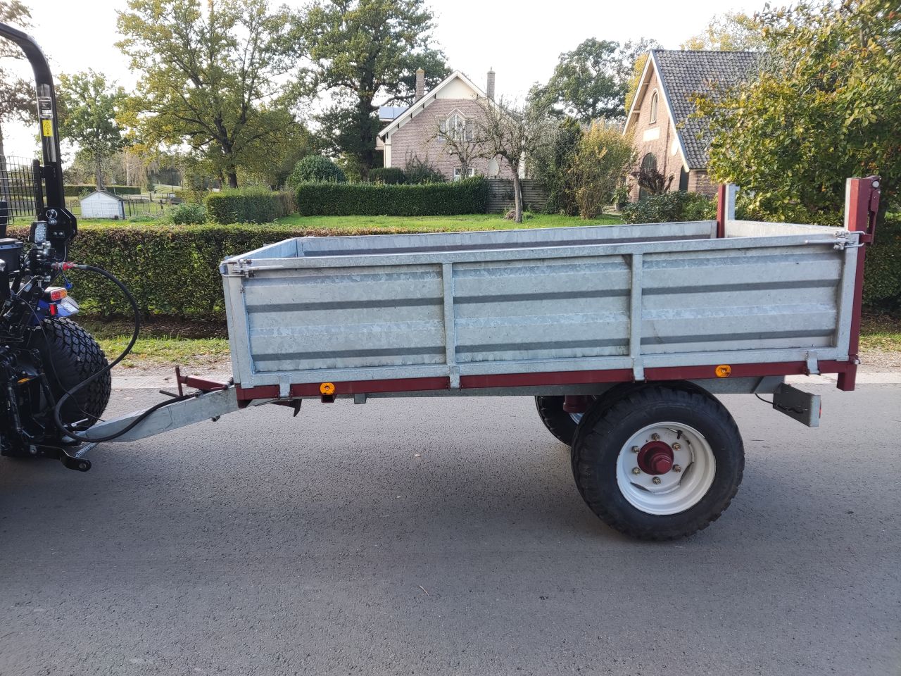 Kipper (laadvermogen 3 ton, 2,50 x 1,30, gegalvaniseerde borden)