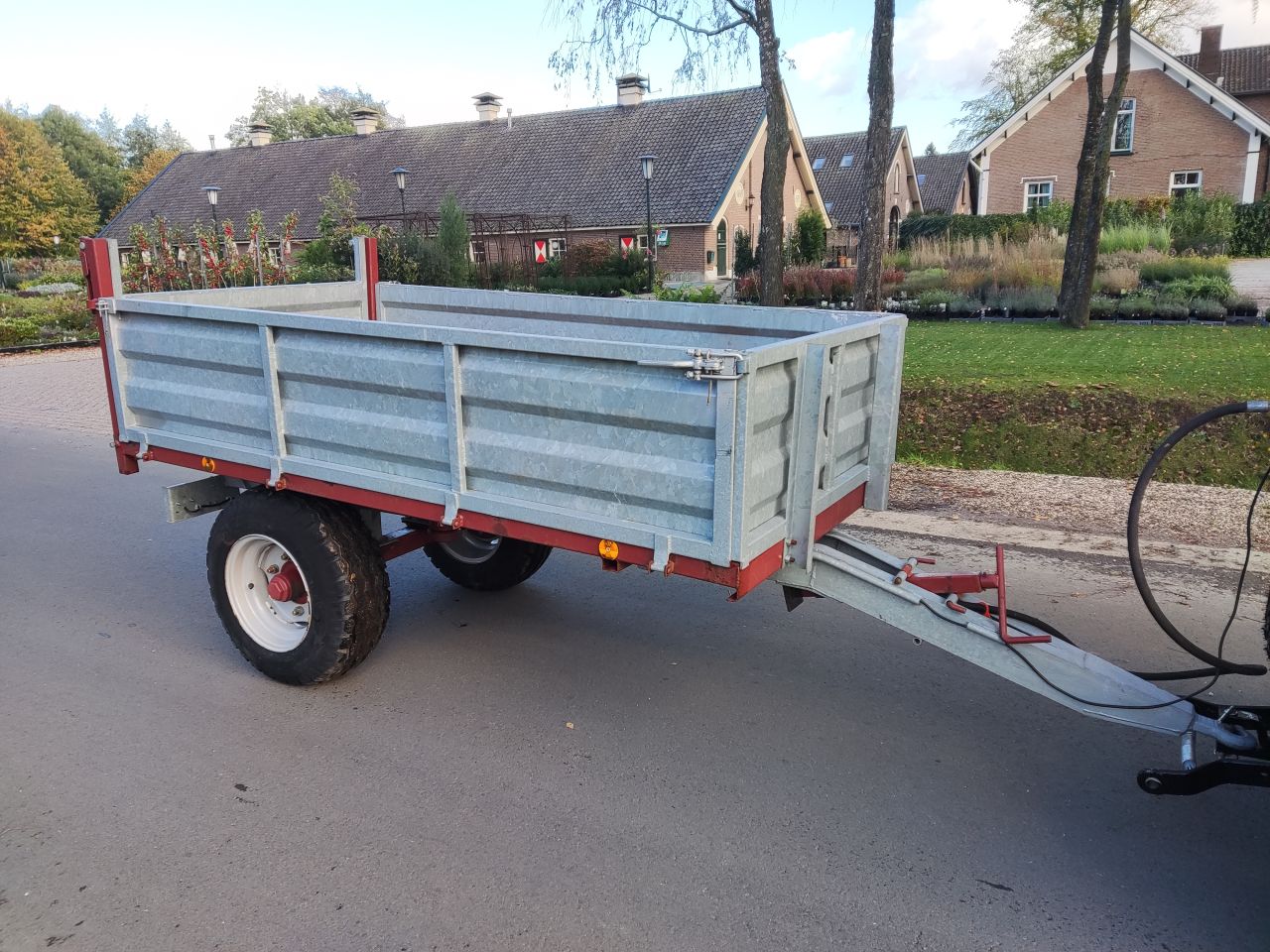 Kipper (laadvermogen 3 ton, 2,50 x 1,30, gegalvaniseerde borden)